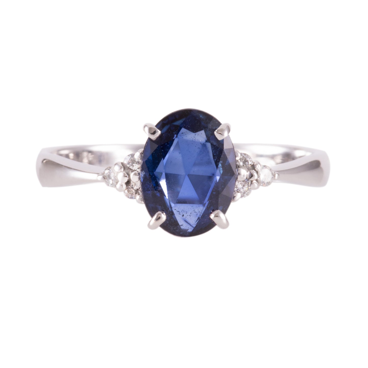 ART GOLD RING IN WHITE GOLD AND NATURAL OVAL SAPPHIRE